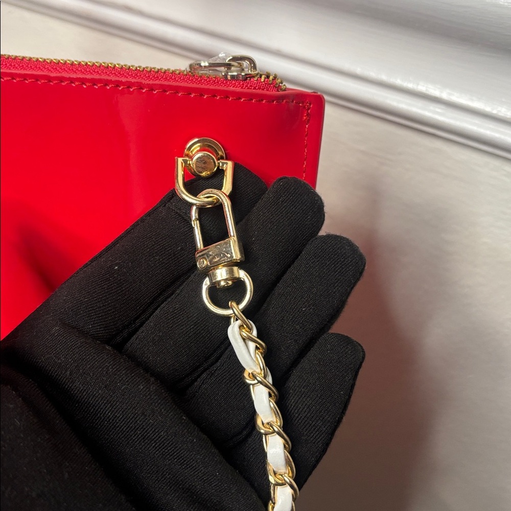 VALENTINO VOCE VIVA Red Patent Clutch with Elegant Gold Crossbody Chain - Picture 8 of 14